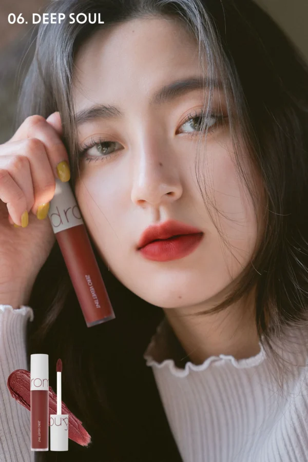 06_deep_soul_model.webp Tinta Labial Mate - Zero Velvet Tint - Rom&nd