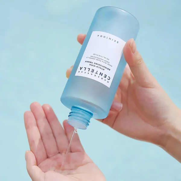 Centella Hyalu-Cica Brightening Toner 210ml - SKIN1004