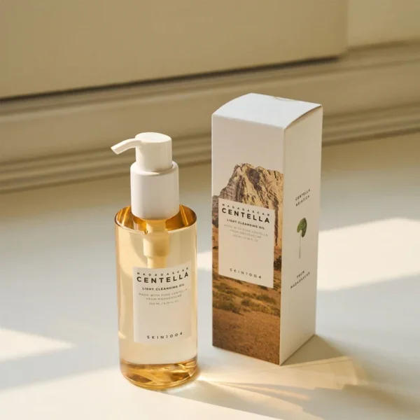 5375c0_7ee7a6f7a545407ab29f7681382610ecmv2.webp Centella Light Cleansing Oil 200ml - SKIN1004