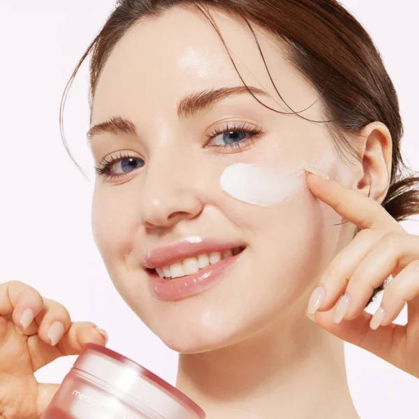 8_8f5c06f9-0bb6-4863-8f15-cd42f37cd99b_1024x1024.webp Triple Collagen Cream 50ml - Medicube
