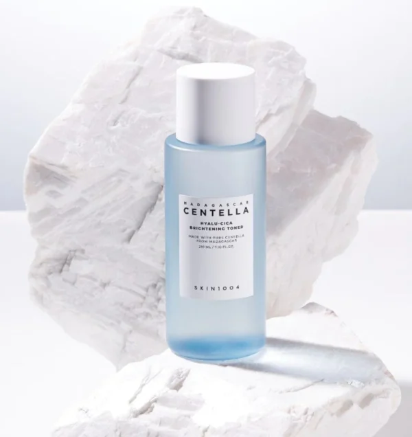 Centella Hyalu-Cica Brightening Toner 210ml - SKIN1004