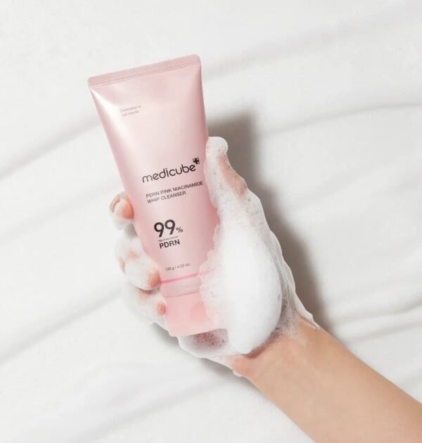 IMG_0627.jpeg PDRN Pink Niacinamide Whip Cleanser 120ml - Medicube