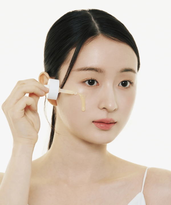 IMG_2881.webp Madagascar Centella Retinol 0.2 Boosting Shot Ampoule 30ml - Skin1004